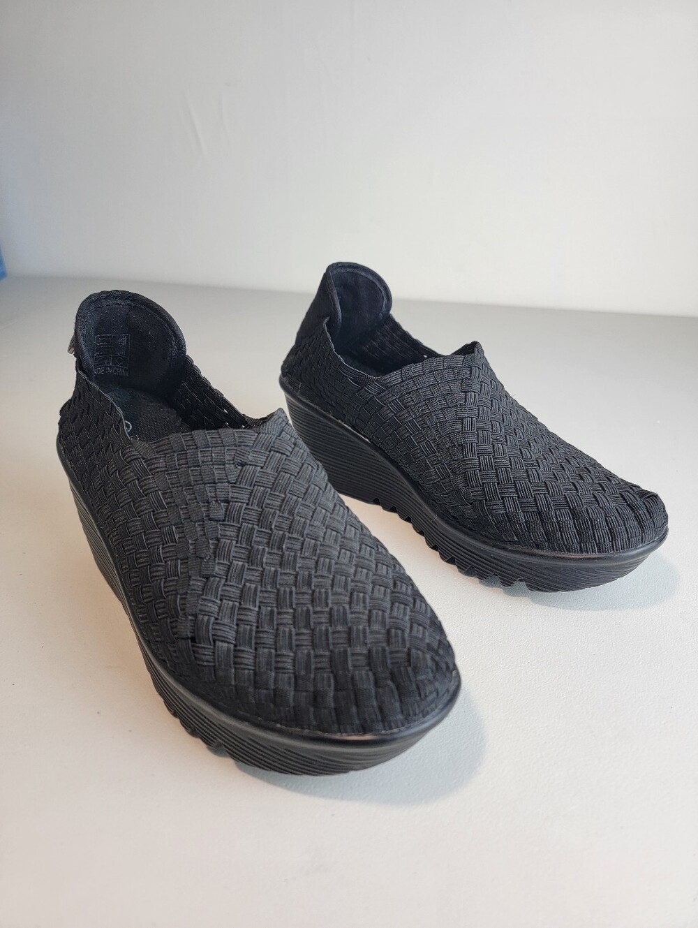 Bernie Mev Black Gem Wedge Woven Comfort Shoe Pump Womens 36 Size 5-5.5
